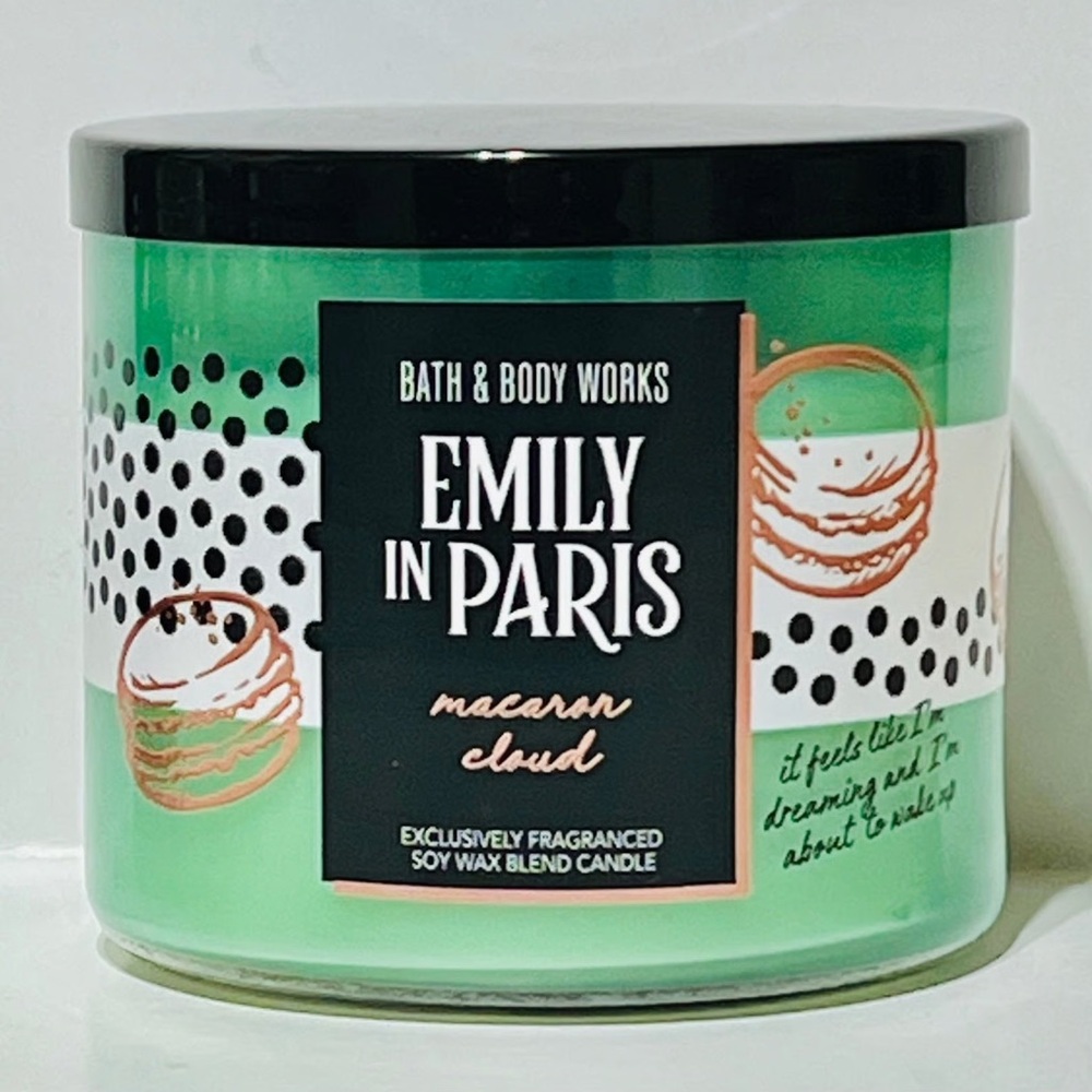Bath & Body Works Emily in Paris Macaron Clouds 3 Wick Candle